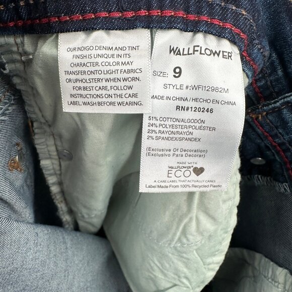 Wallflower The Flirty Curve High Rise Stretch Jeans size 9 29 Distressed Crop - Picture 10 of 11